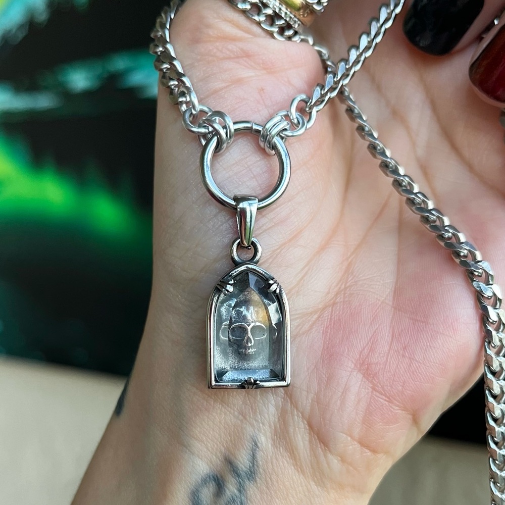 Gothic Stainless skull charm with in 3D glass effect cuban chain link necklace - Picture 9 of 16